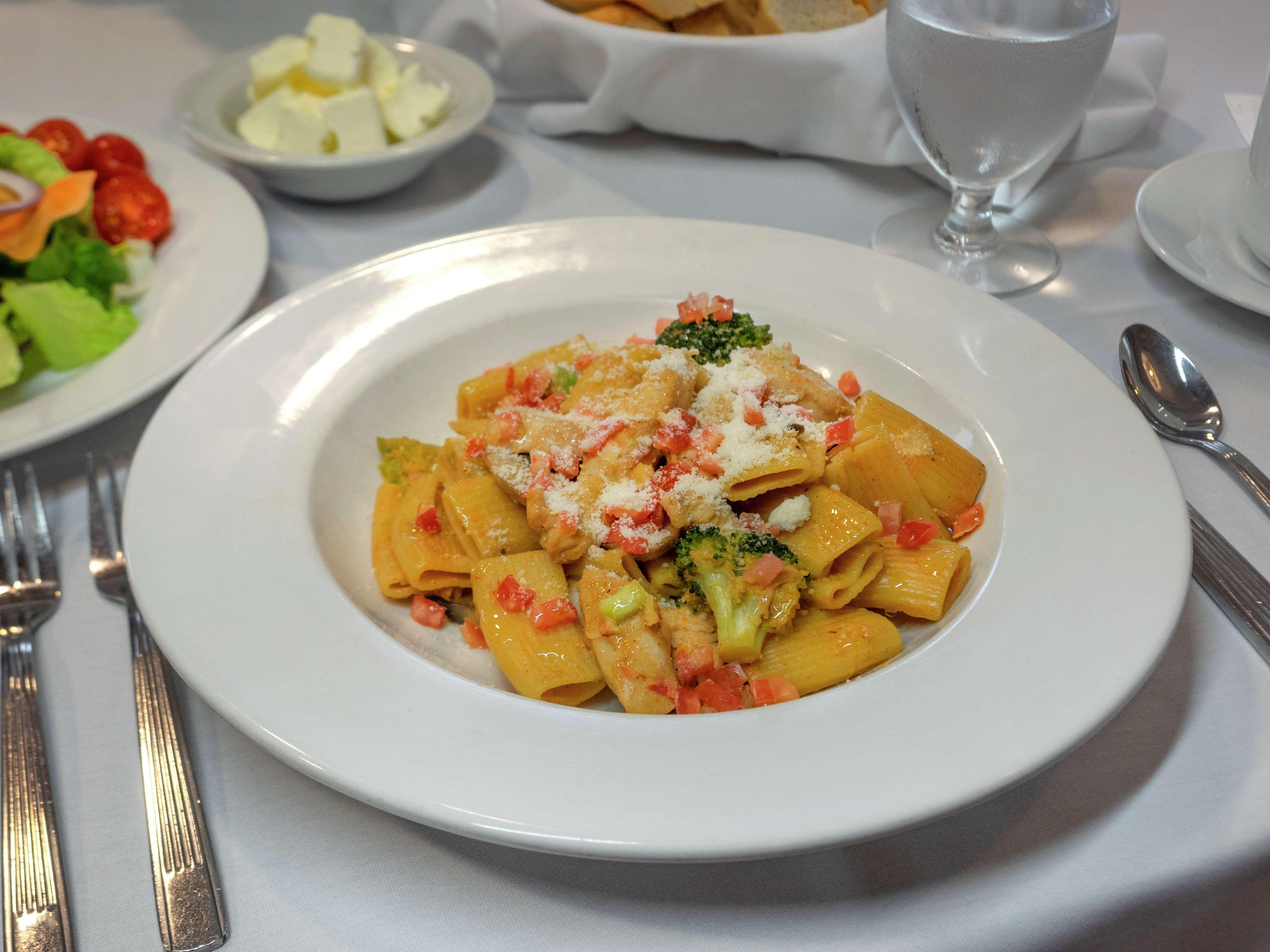 The Hilton Garden Inn Buffalo-Downtown Екстериор снимка