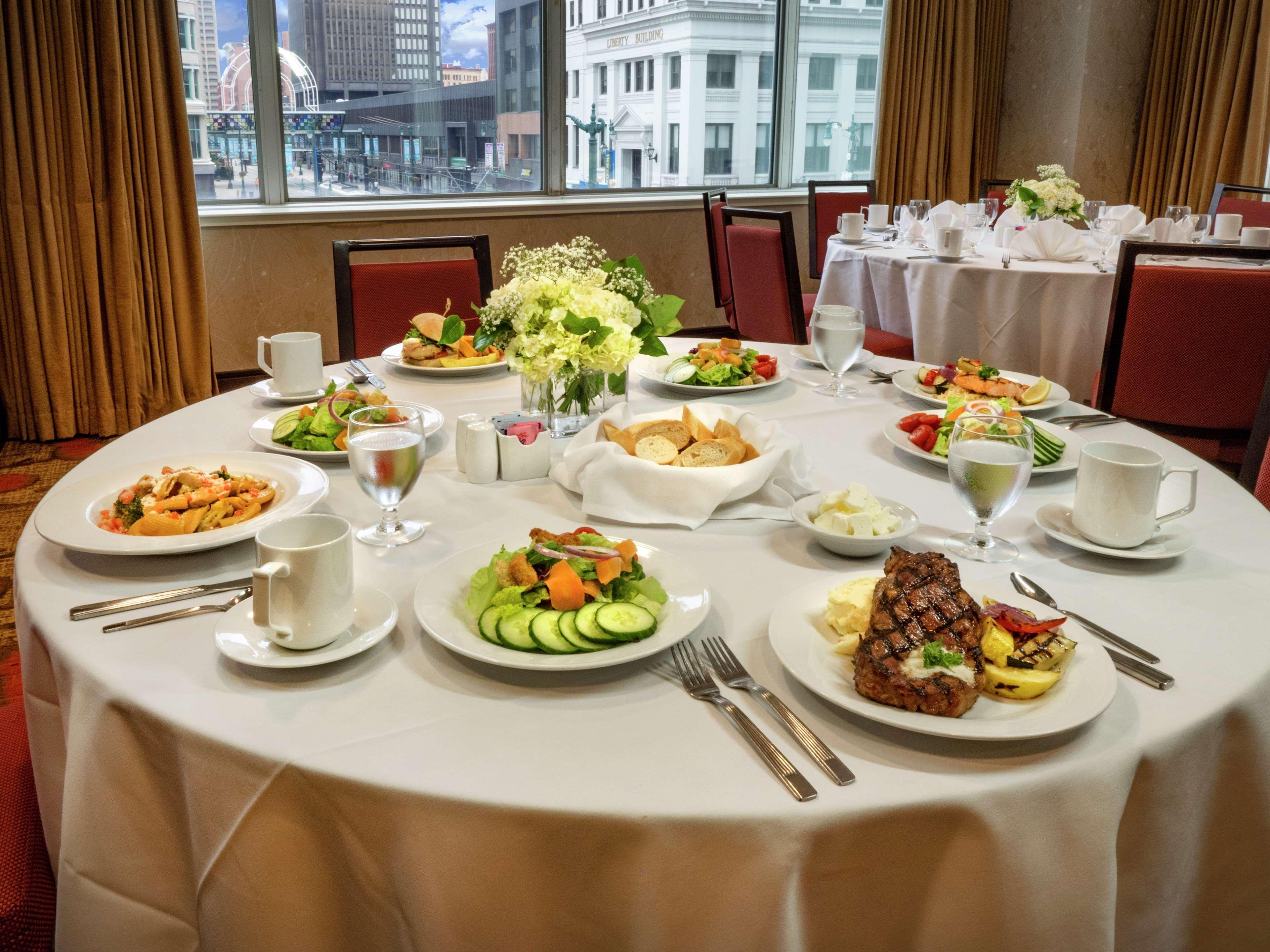 The Hilton Garden Inn Buffalo-Downtown Екстериор снимка