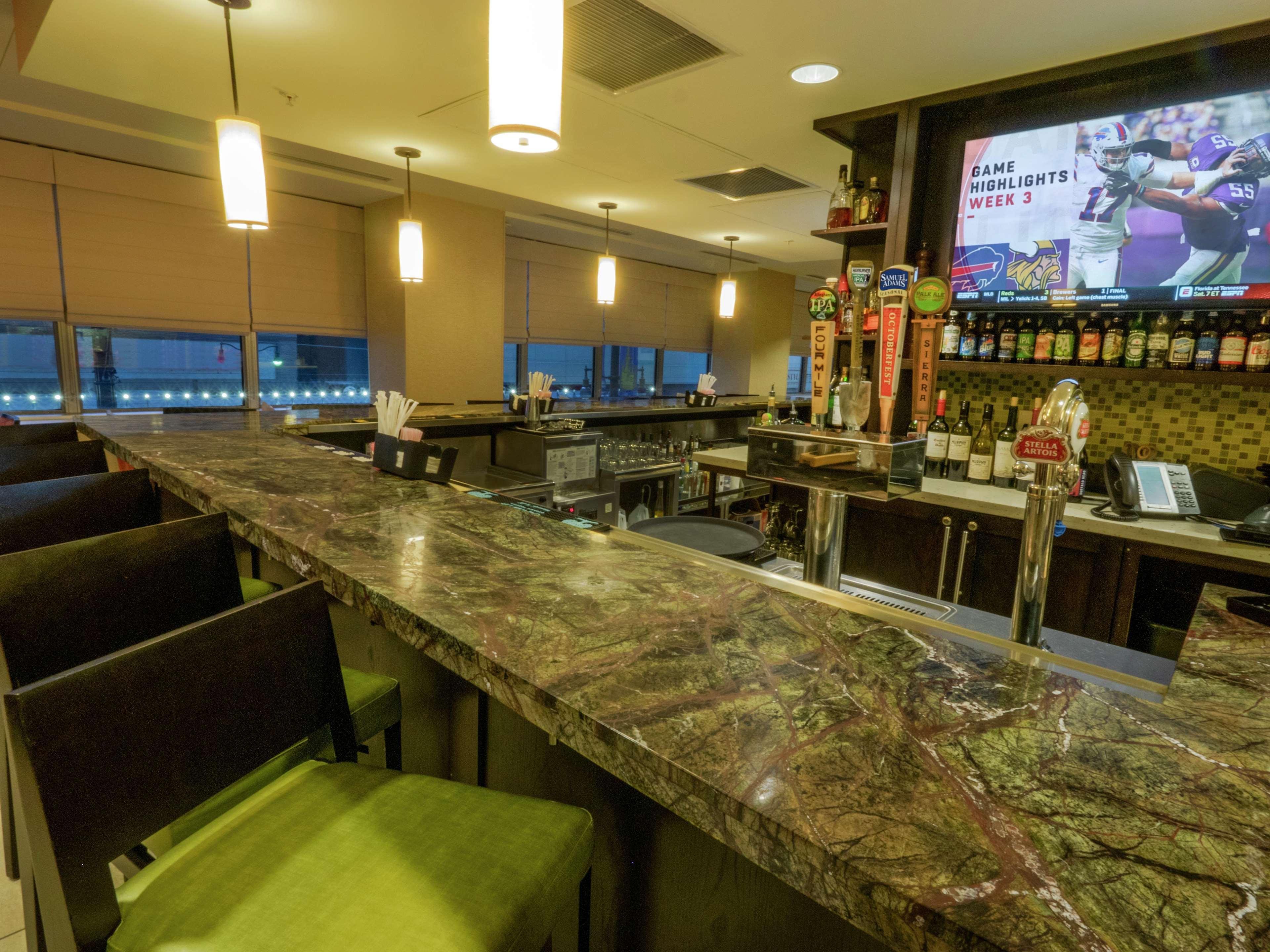 The Hilton Garden Inn Buffalo-Downtown Екстериор снимка