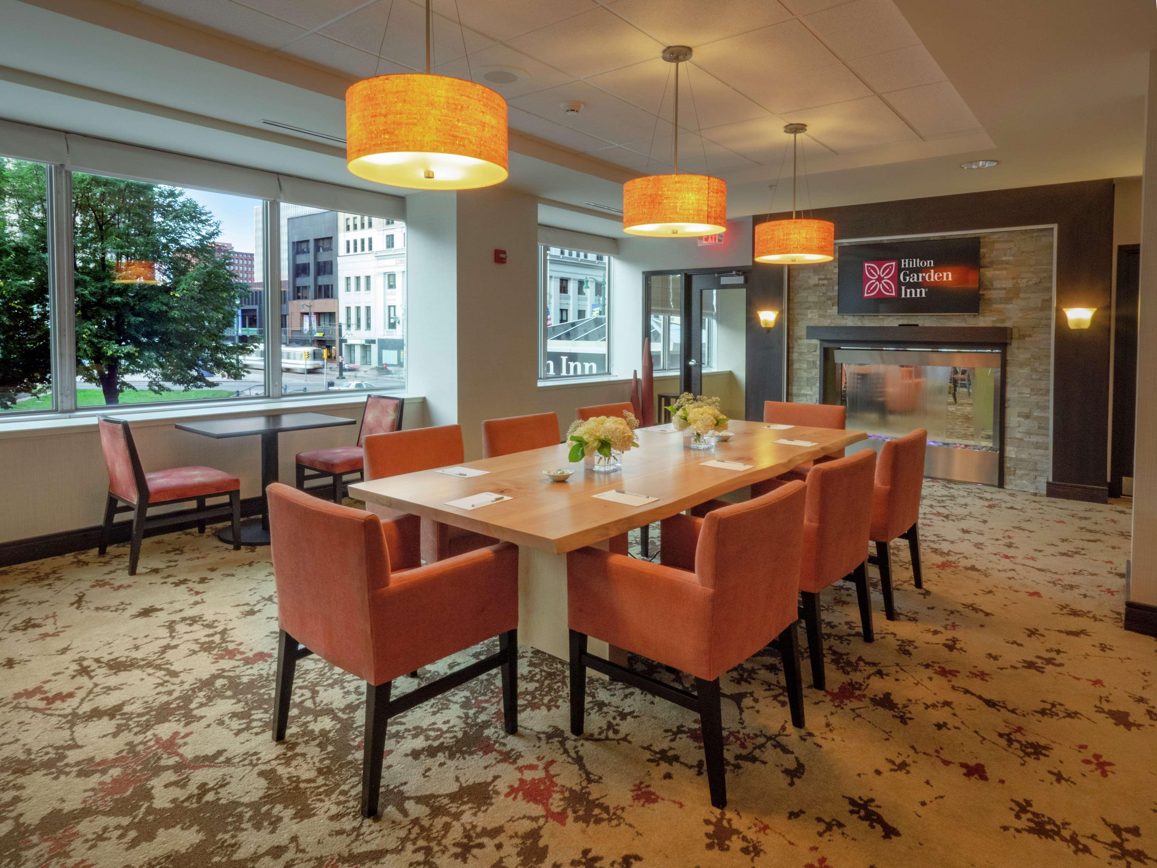 The Hilton Garden Inn Buffalo-Downtown Екстериор снимка