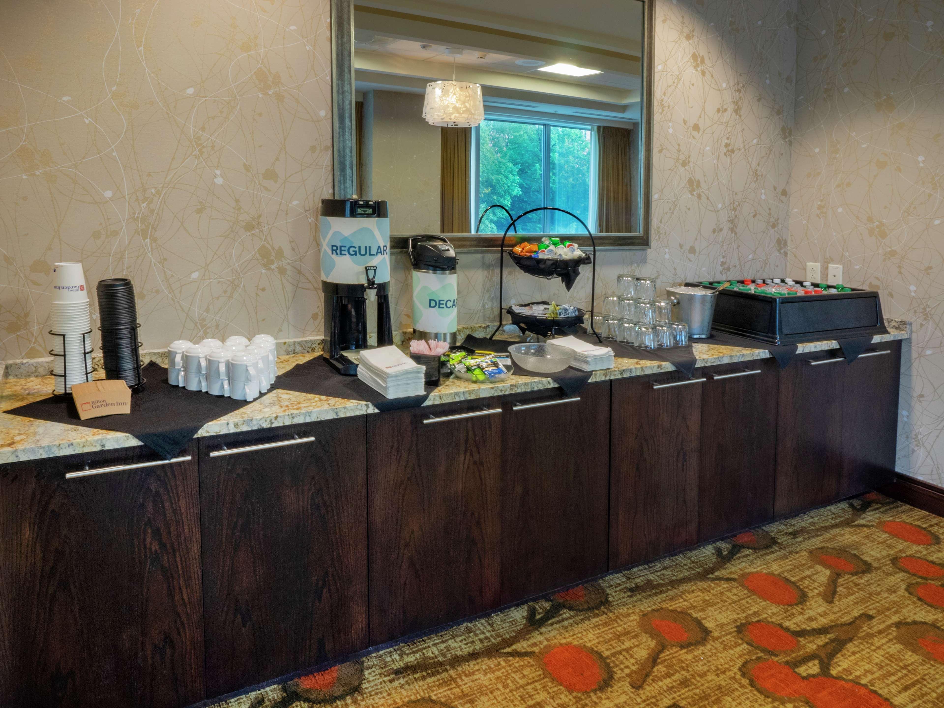 The Hilton Garden Inn Buffalo-Downtown Екстериор снимка
