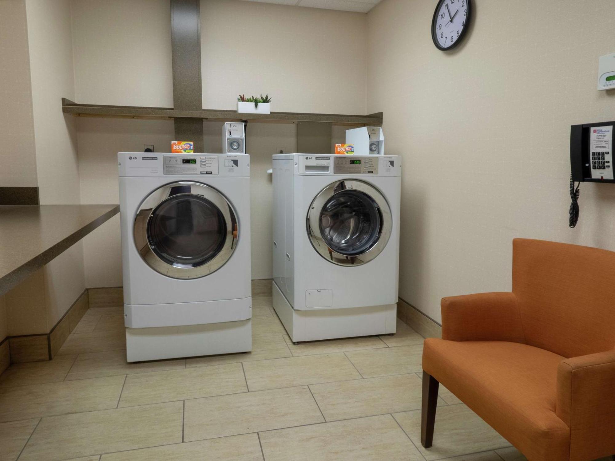 The Hilton Garden Inn Buffalo-Downtown Екстериор снимка