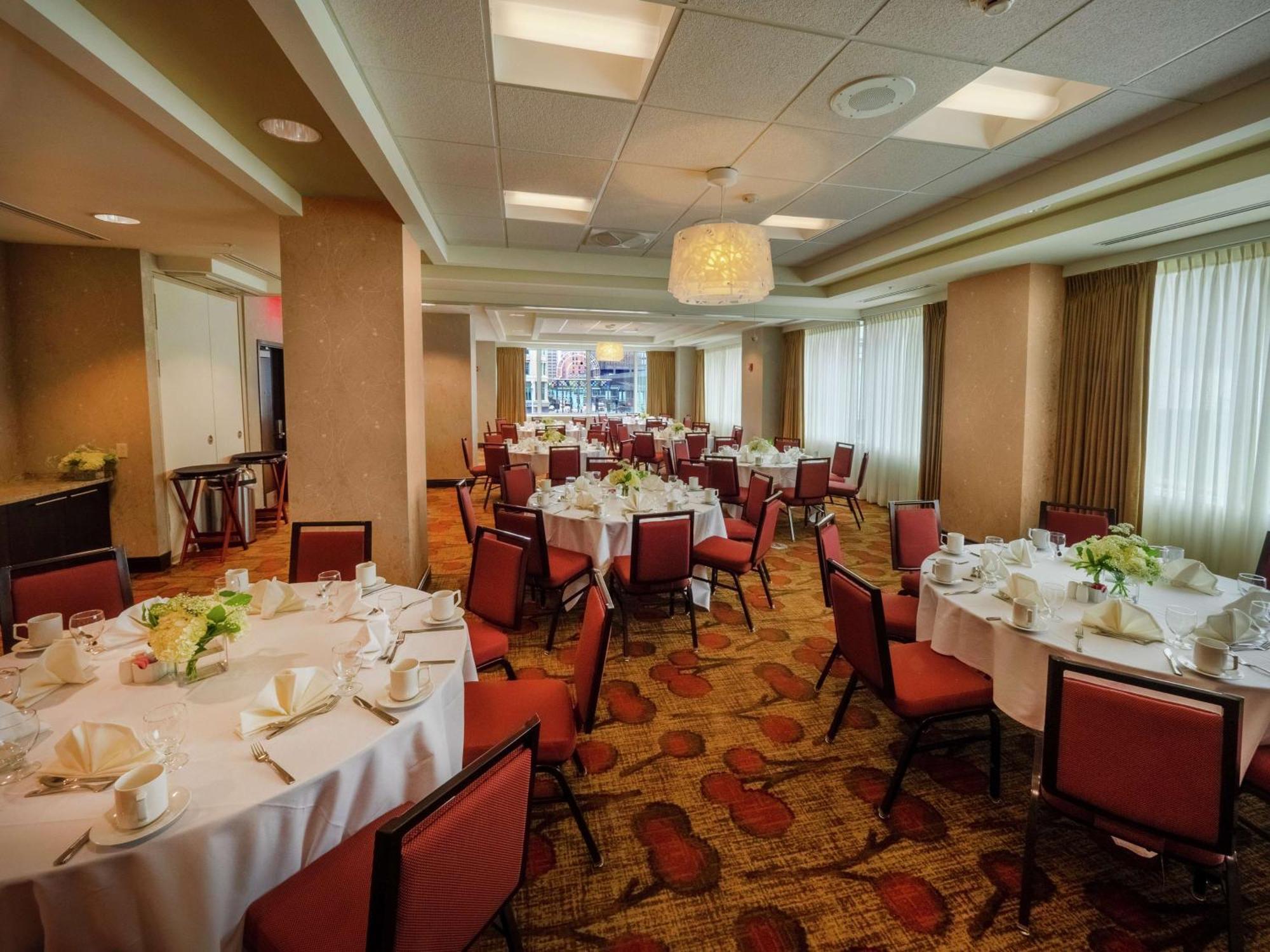 The Hilton Garden Inn Buffalo-Downtown Екстериор снимка