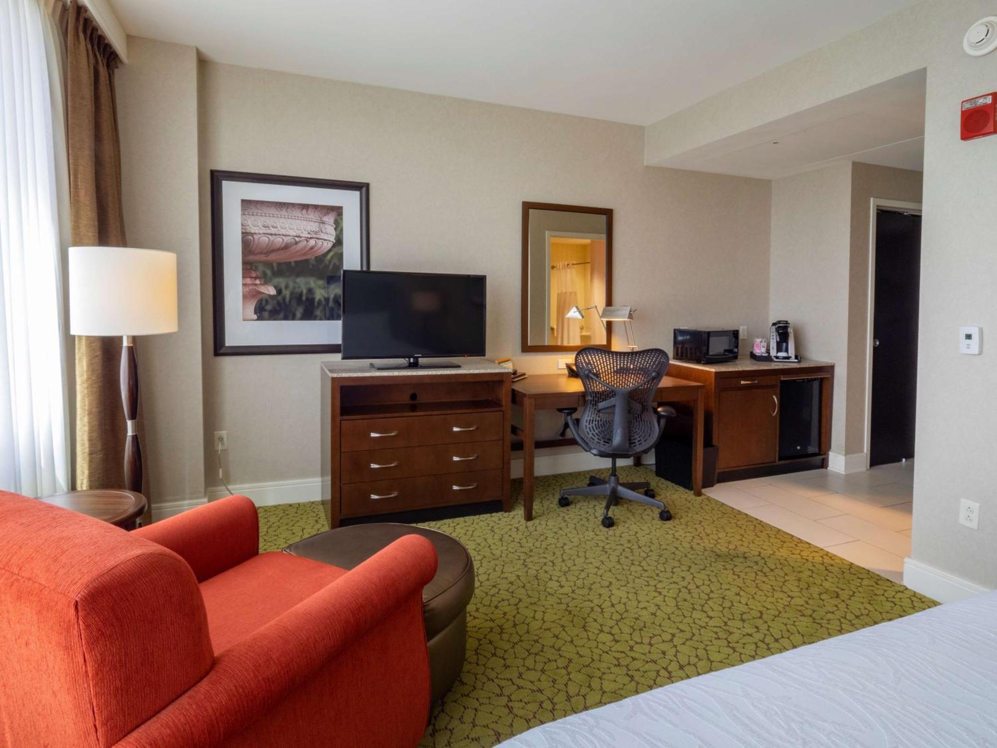 The Hilton Garden Inn Buffalo-Downtown Екстериор снимка