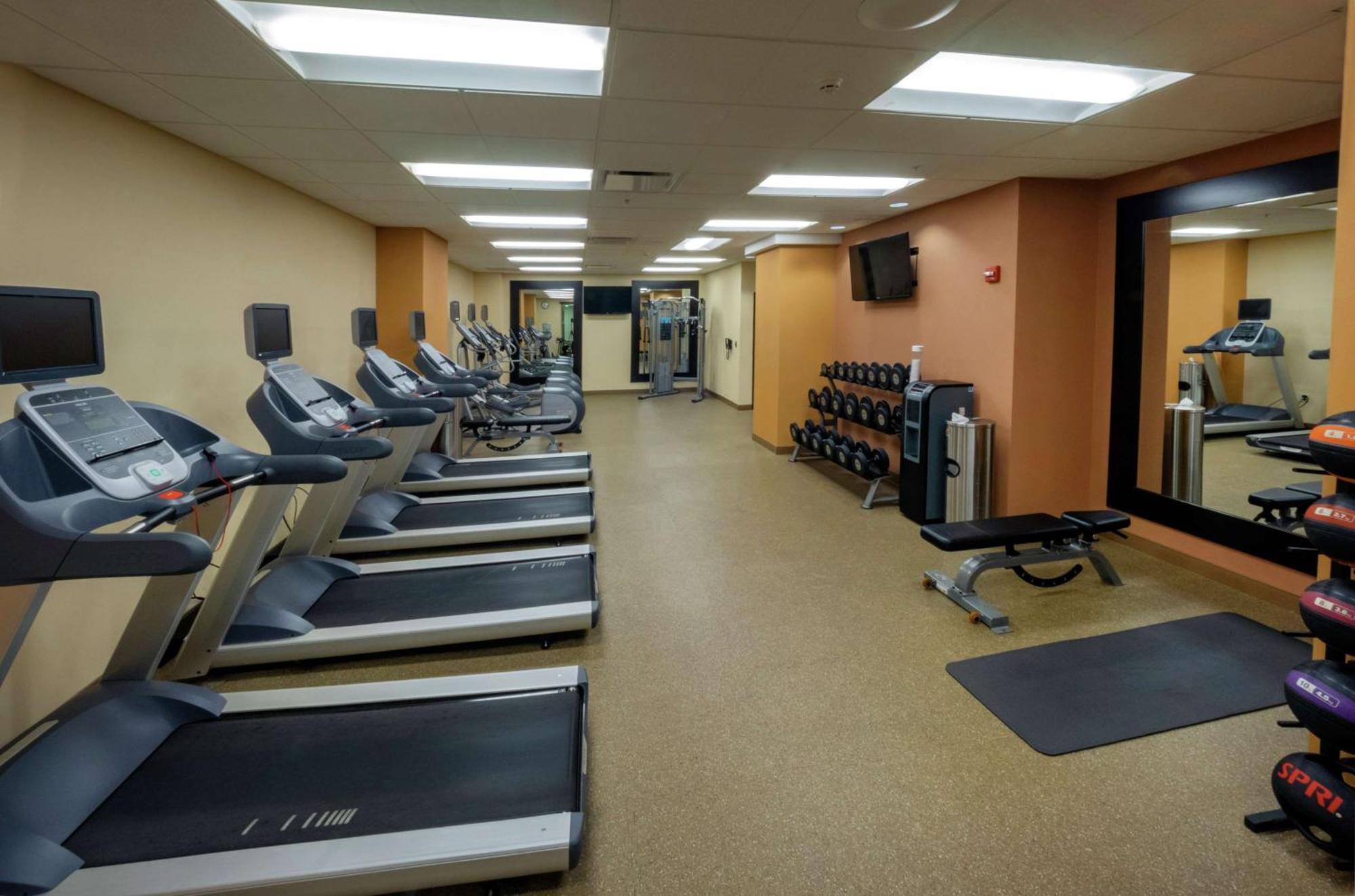The Hilton Garden Inn Buffalo-Downtown Екстериор снимка