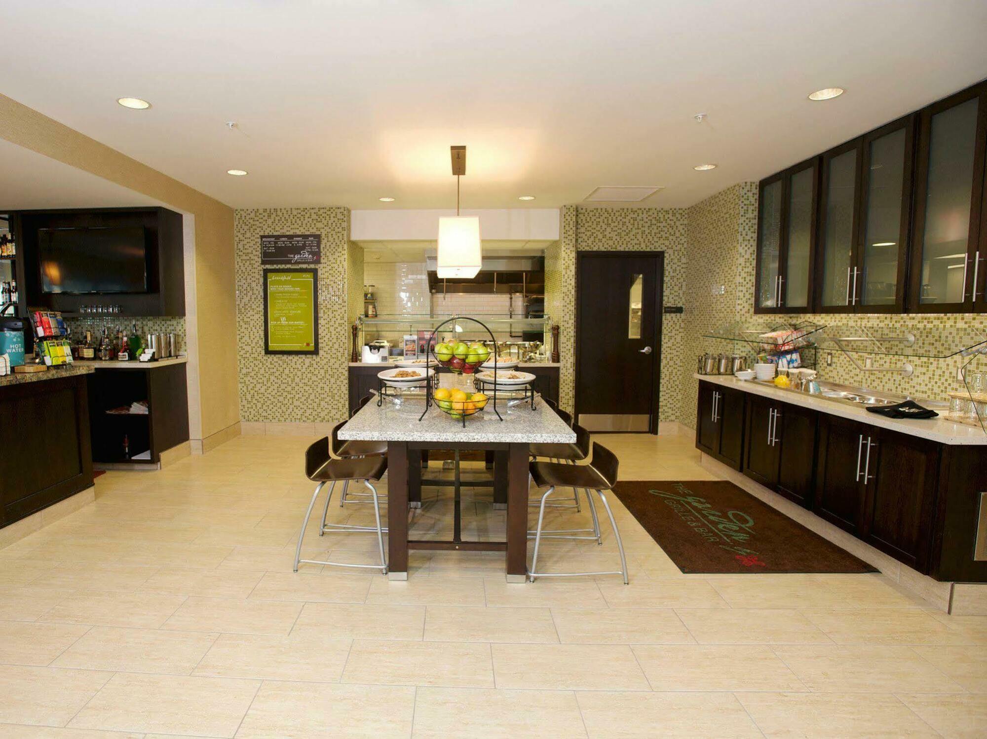 The Hilton Garden Inn Buffalo-Downtown Екстериор снимка