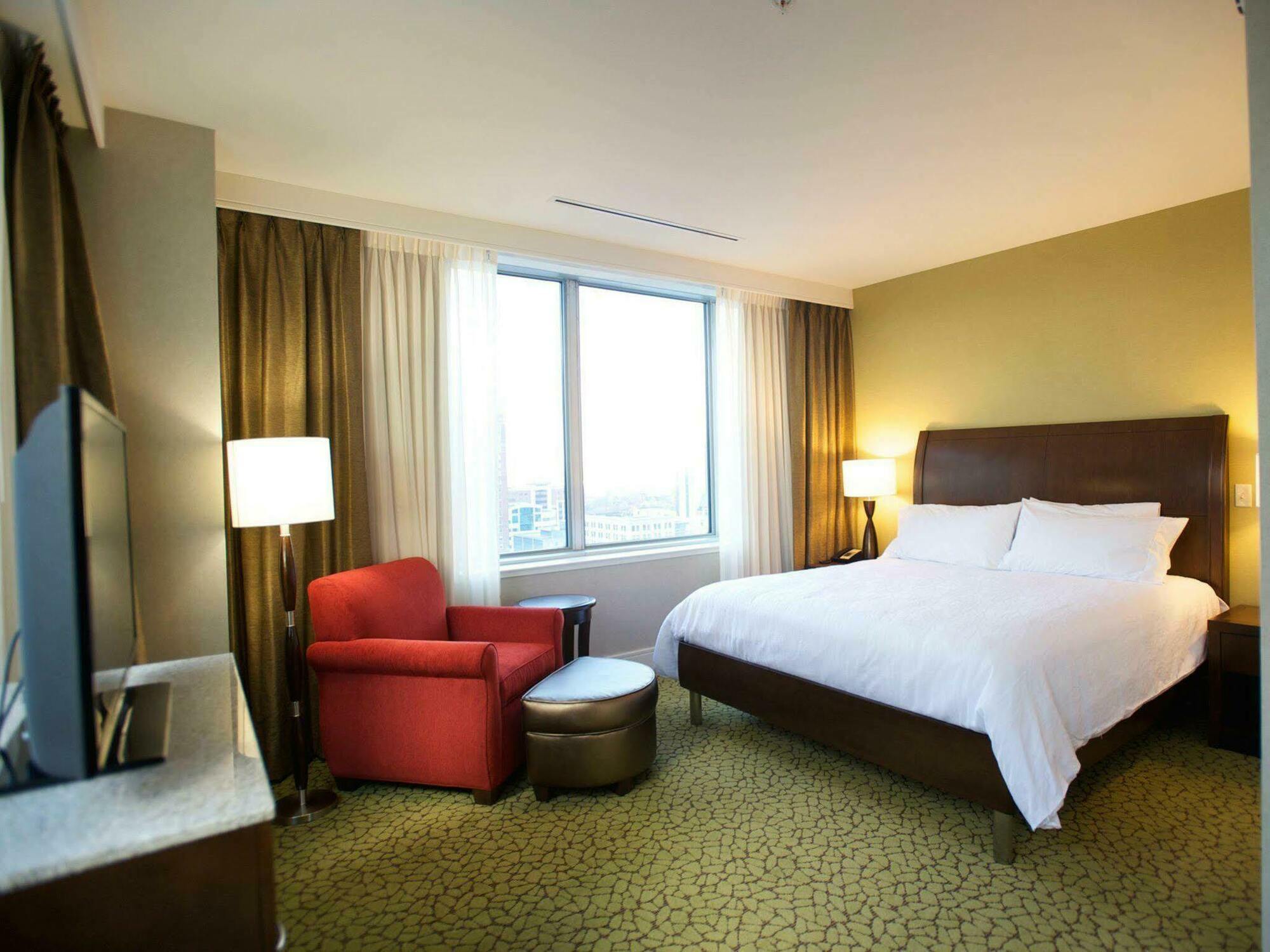The Hilton Garden Inn Buffalo-Downtown Екстериор снимка